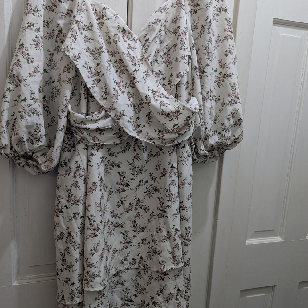 SHEIN Curve White Floral Long Sleeve Dress